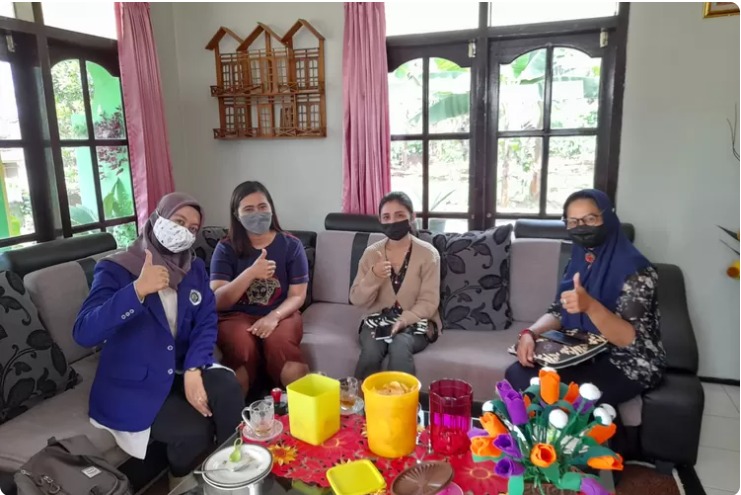 Menilik Potensi Pengembangan UMKM di Desa Kebobang, Mahasiswa UM Dorong Penguatan Manajemen Usaha