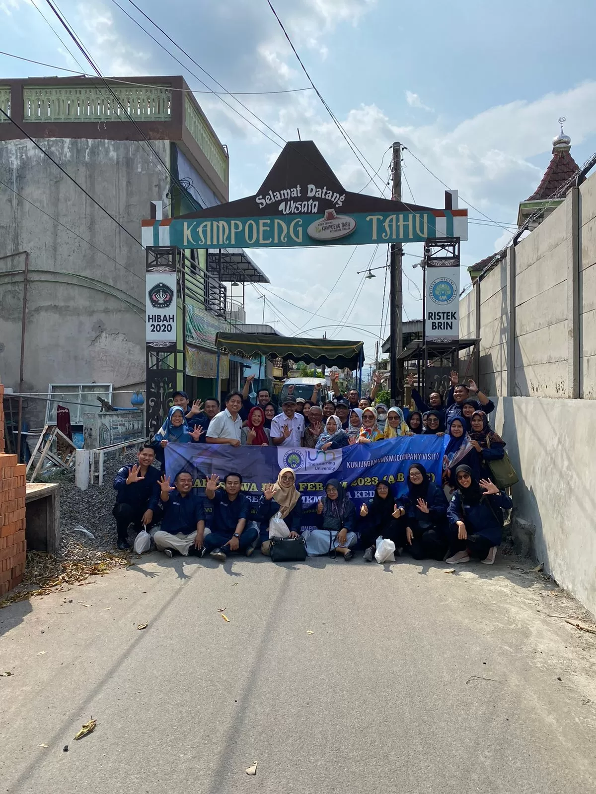 Mahasiswa Program Studi Doktor Ilmu Manajemen (PDIM) Universitas Negeri Malang Peduli UMKM di Kota Kediri